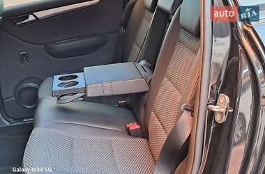 Хэтчбек Mercedes-Benz B-Class 2010 в 