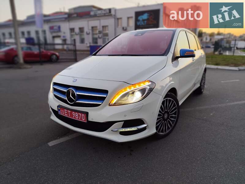 Хэтчбек Mercedes-Benz B-Class 2016 в Киеве