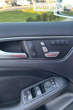 Хэтчбек Mercedes-Benz B-Class 2016 в 