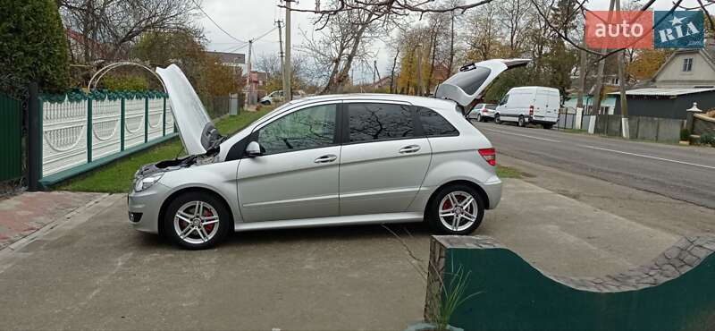 Хэтчбек Mercedes-Benz B-Class 2011 в Новоселице