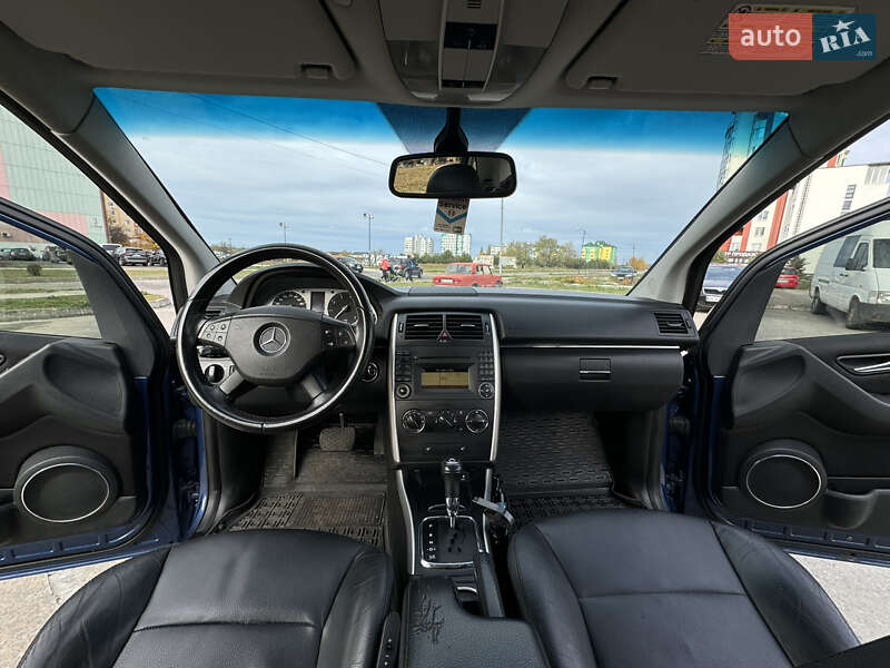 Хэтчбек Mercedes-Benz B-Class 2011 в Вараше