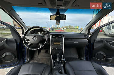 Хэтчбек Mercedes-Benz B-Class 2011 в 