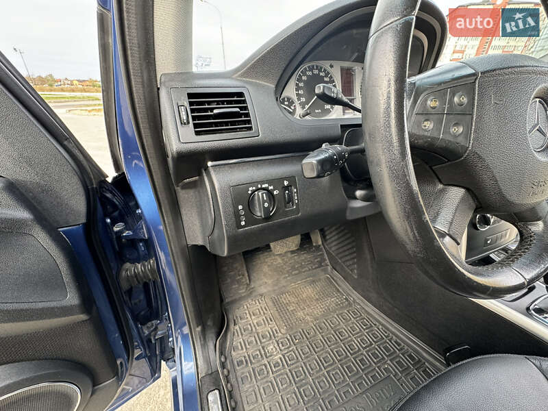 Хэтчбек Mercedes-Benz B-Class 2011 в Вараше