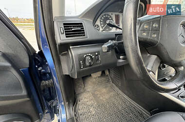 Хэтчбек Mercedes-Benz B-Class 2011 в 