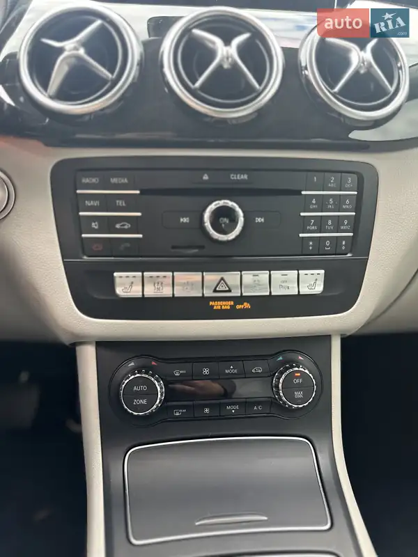 Хетчбек Mercedes-Benz B-Class 2016 в 