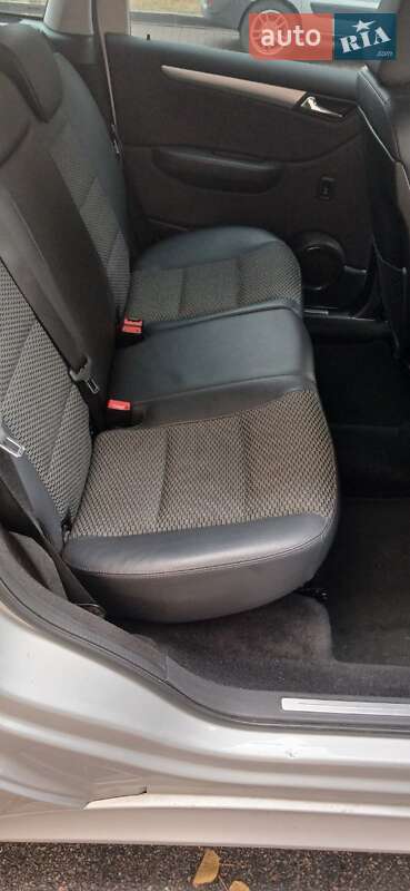 Хэтчбек Mercedes-Benz B-Class 2009 в Полтаве фото 8 Хэтчбек Mercedes-Benz B-Class 2009 в Полтаве