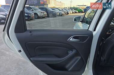 Хэтчбек Mercedes-Benz B-Class 2016 в 