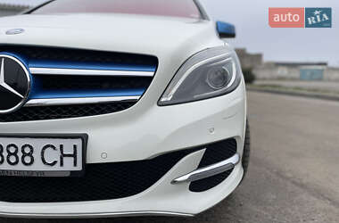 Хэтчбек Mercedes-Benz B-Class 2015 в 