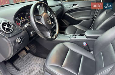 Хэтчбек Mercedes-Benz B-Class 2015 в 
