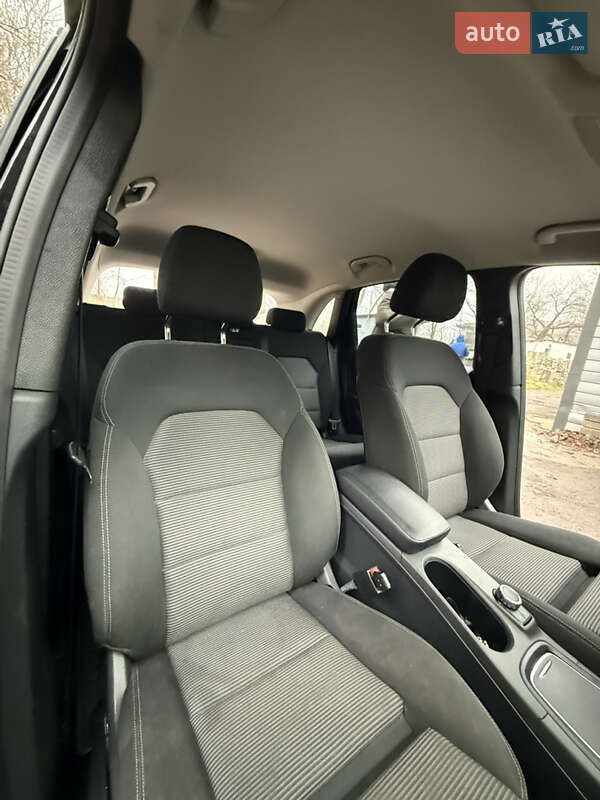 Хэтчбек Mercedes-Benz B-Class 2017 в Ровно фото 8 Хэтчбек Mercedes-Benz B-Class 2017 в Ровно