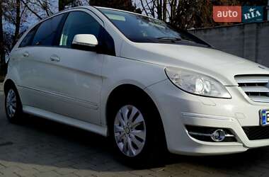 Хэтчбек Mercedes-Benz B-Class 2009 в 