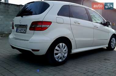 Хэтчбек Mercedes-Benz B-Class 2009 в 