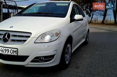 Хэтчбек Mercedes-Benz B-Class 2009 в 