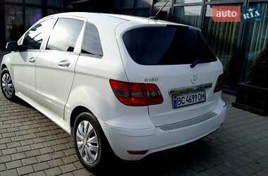 Хэтчбек Mercedes-Benz B-Class 2009 в 