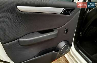 Хэтчбек Mercedes-Benz B-Class 2009 в 