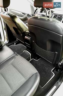 Хэтчбек Mercedes-Benz B-Class 2009 в 