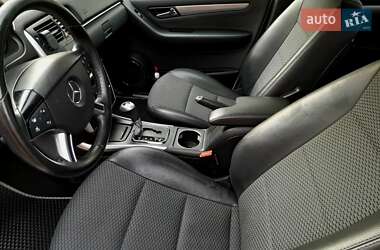 Хэтчбек Mercedes-Benz B-Class 2009 в 