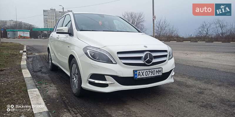 Хетчбек Mercedes-Benz B-Class 2017 в Харкові фото 5 Хетчбек Mercedes-Benz B-Class 2017 в Харкові