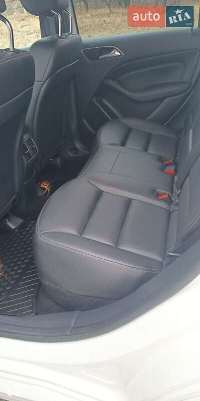 Хетчбек Mercedes-Benz B-Class 2017 в Харкові фото 14 Хетчбек Mercedes-Benz B-Class 2017 в Харкові