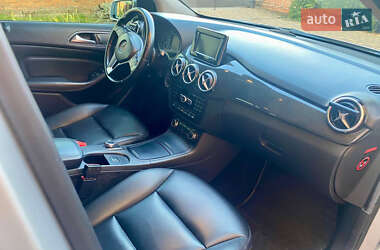 Хэтчбек Mercedes-Benz B-Class 2012 в 