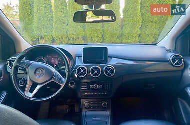Хэтчбек Mercedes-Benz B-Class 2012 в 