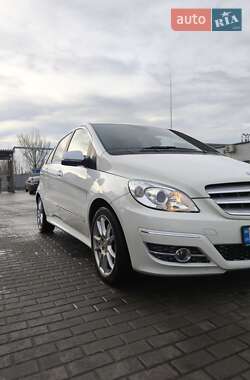 Хэтчбек Mercedes-Benz B-Class 2011 в Киеве