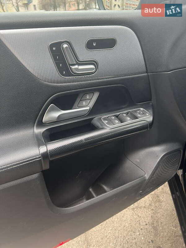 Хэтчбек Mercedes-Benz B-Class 2021 в Киеве