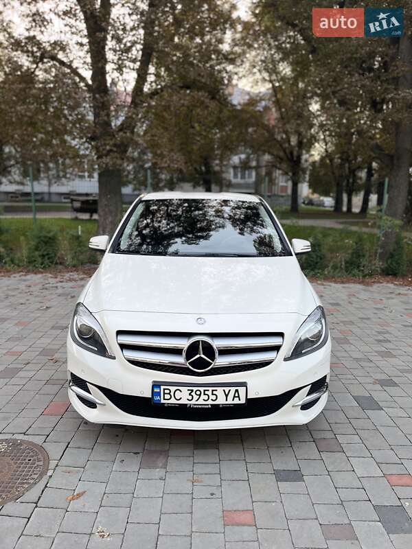 Хэтчбек Mercedes-Benz B-Class 2016 в 
