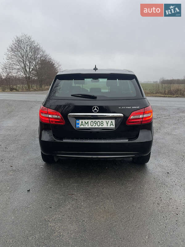 Хэтчбек Mercedes-Benz B-Class 2014 в Коростене