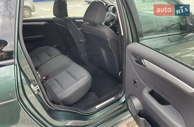 Хэтчбек Mercedes-Benz B-Class 2009 в 