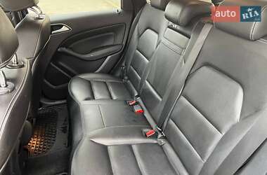 Хэтчбек Mercedes-Benz B-Class 2016 в 