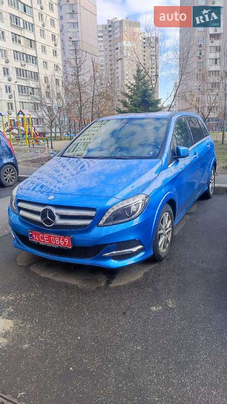 Хэтчбек Mercedes-Benz B-Class 2017 в Киеве