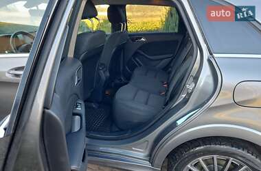 Хэтчбек Mercedes-Benz B-Class 2017 в 
