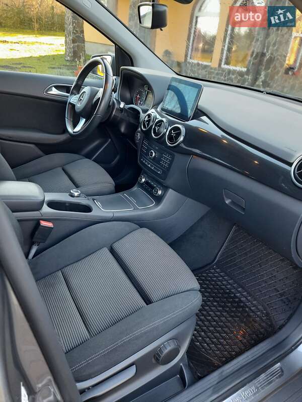 Хэтчбек Mercedes-Benz B-Class 2017 в Нововолынске