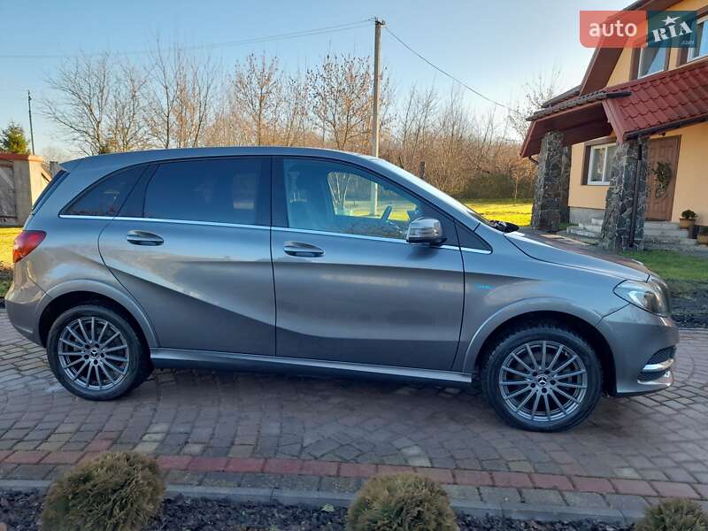 Хэтчбек Mercedes-Benz B-Class 2017 в Нововолынске