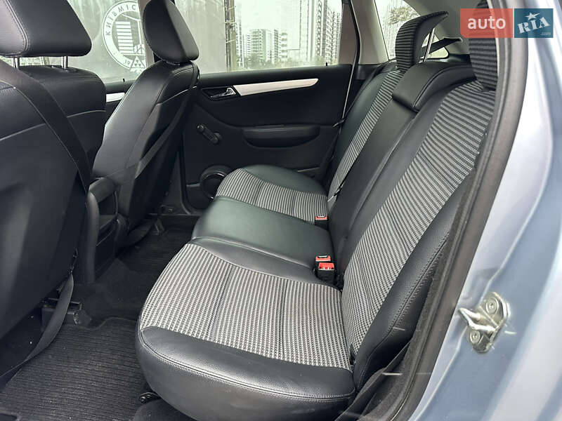 Хетчбек Mercedes-Benz B-Class 2006 в Києві фото 52 Хетчбек Mercedes-Benz B-Class 2006 в Києві