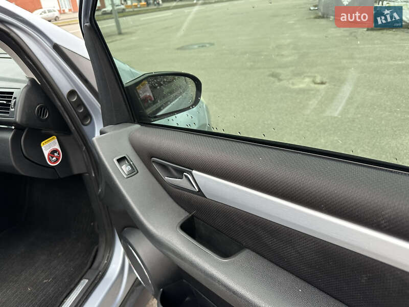 Хетчбек Mercedes-Benz B-Class 2006 в Києві фото 59 Хетчбек Mercedes-Benz B-Class 2006 в Києві