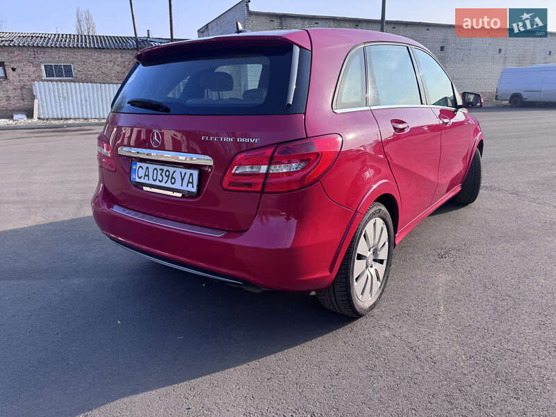 Хэтчбек Mercedes-Benz B-Class 2014 в Черкассах фото 3 Хэтчбек Mercedes-Benz B-Class 2014 в Черкассах