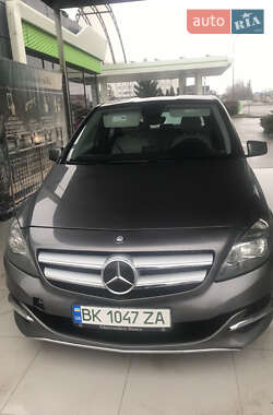 Хэтчбек Mercedes-Benz B-Class 2014 в 