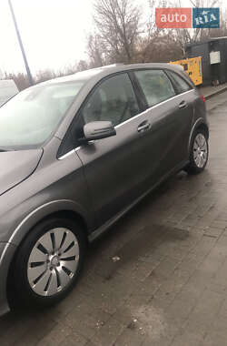 Хэтчбек Mercedes-Benz B-Class 2014 в 