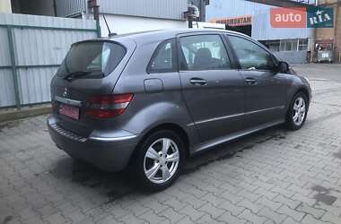 Хэтчбек Mercedes-Benz B-Class 2009 в 