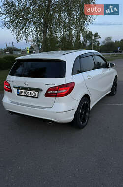 Хэтчбек Mercedes-Benz B-Class 2013 в 