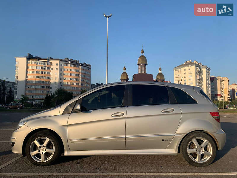 Хэтчбек Mercedes-Benz B-Class 2011 в Шумске