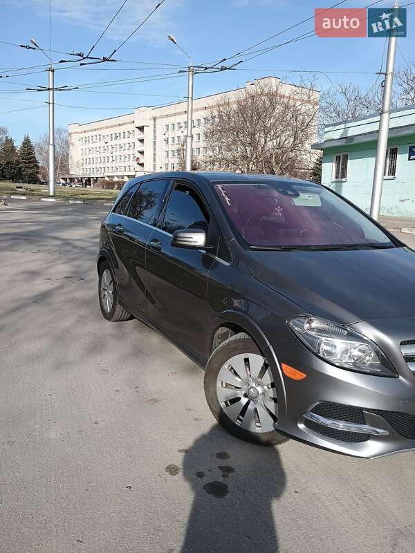 Хэтчбек Mercedes-Benz B-Class 2015 в Запорожье