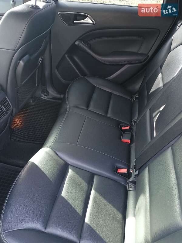 Хэтчбек Mercedes-Benz B-Class 2015 в Запорожье