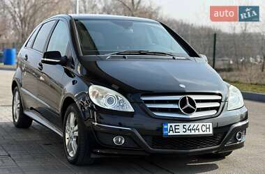 Хэтчбек Mercedes-Benz B-Class 2011 в 