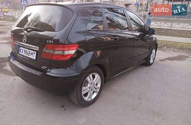 Хэтчбек Mercedes-Benz B-Class 2011 в 