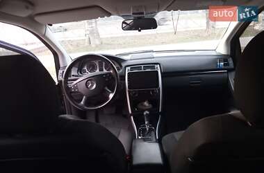 Хэтчбек Mercedes-Benz B-Class 2011 в 