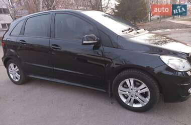 Хэтчбек Mercedes-Benz B-Class 2011 в 