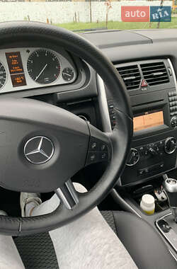 Хэтчбек Mercedes-Benz B-Class 2010 в 